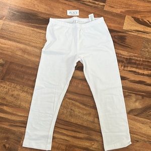 Girls Capri white. NWT. The children’s place brand size 10/12